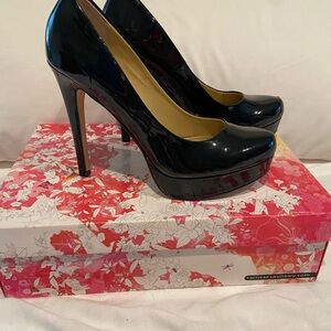 Black Chinese Laundry women’s shoes